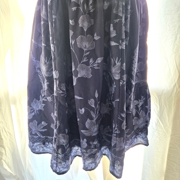 Beautiful Dress - Picture 4 of 11